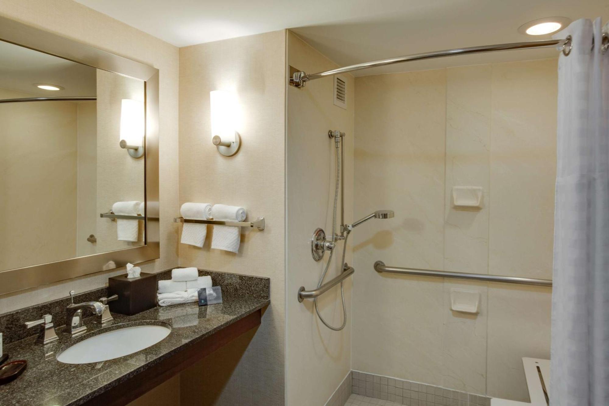 King Suite - Disability Access/Non-Smoking