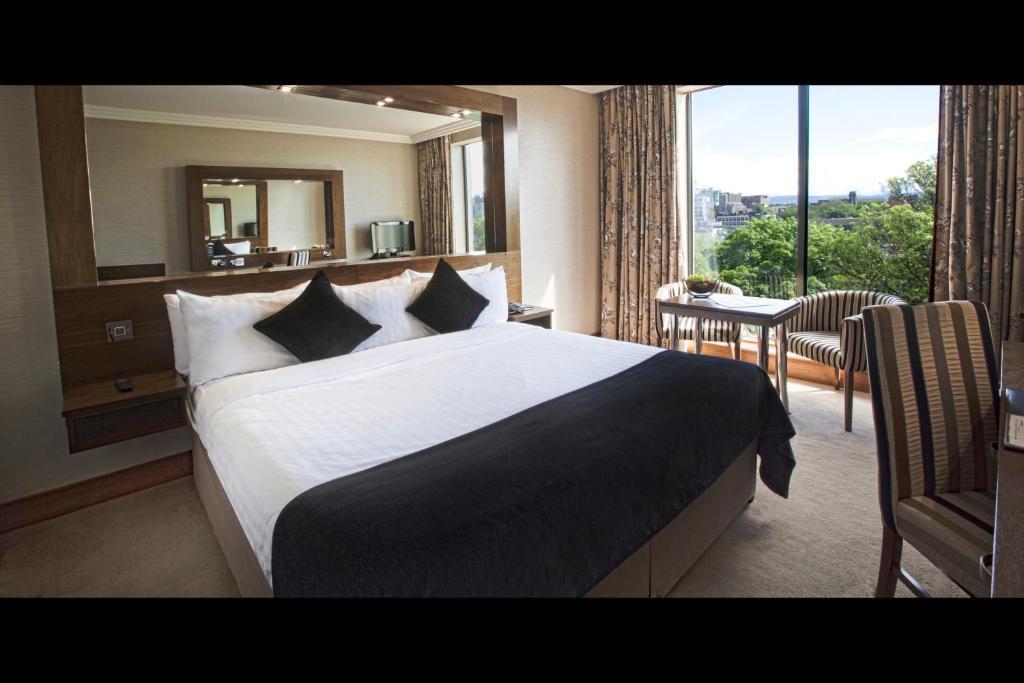 Superior Zimmer mit Kingsize-Bett
