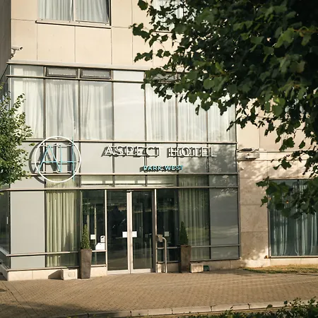 Aspect Hotel Park West-3